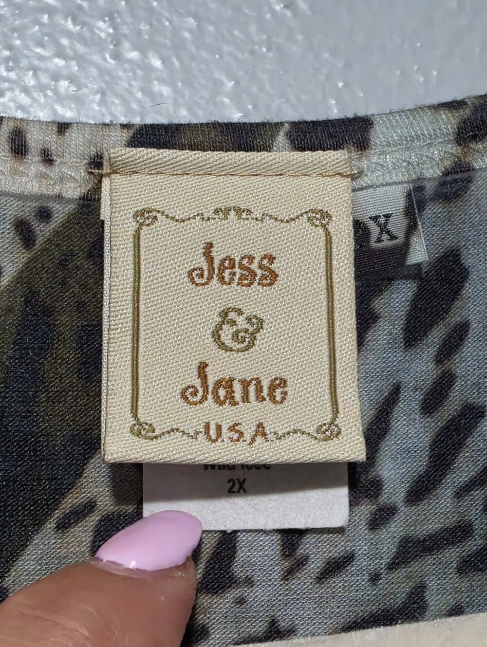 JESS & JANE Blouse Women's Plus 2X Blue Animal Print Cold Shoulder Rhinestones - Picture 7 of 9